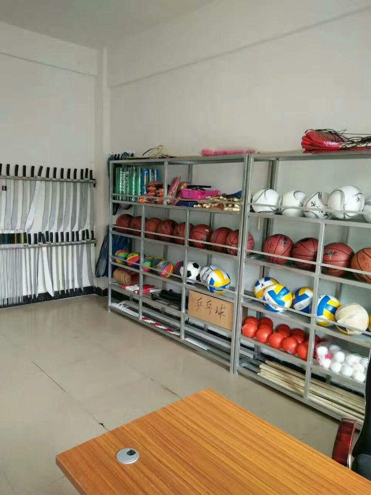 万城镇溪边小学